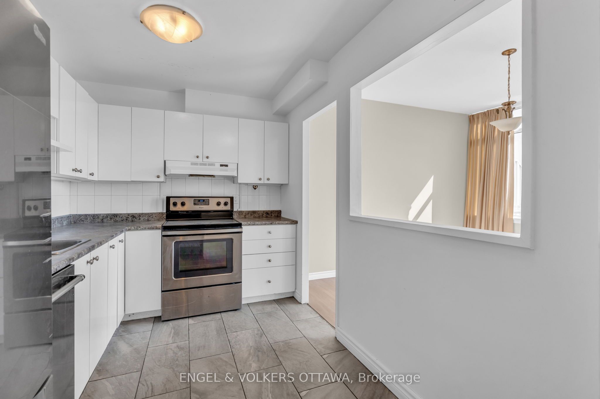400 Stewart Street 2404 Property Photo 4