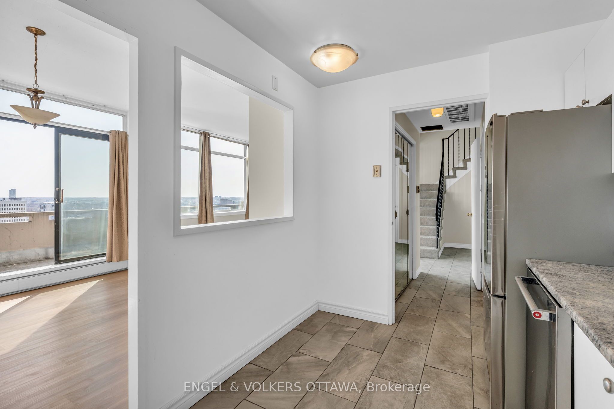 400 Stewart Street 2404 Property Photo 7