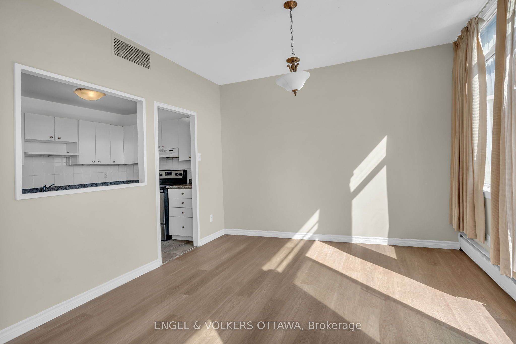 400 Stewart Street 2404 Property Photo 9