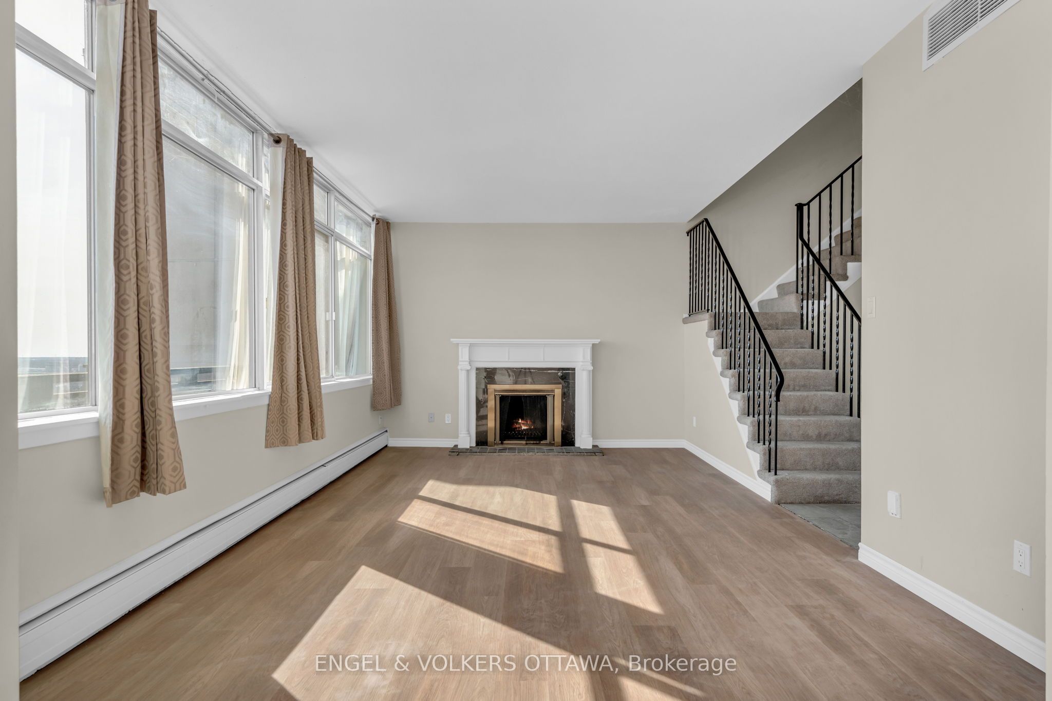 400 Stewart Street 2404 Property Photo 10