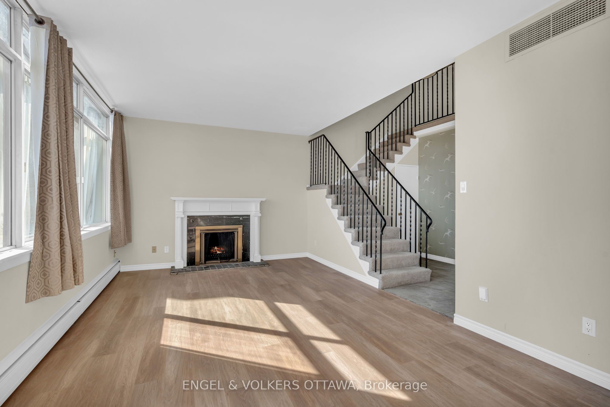 400 Stewart Street 2404 Property Photo 11