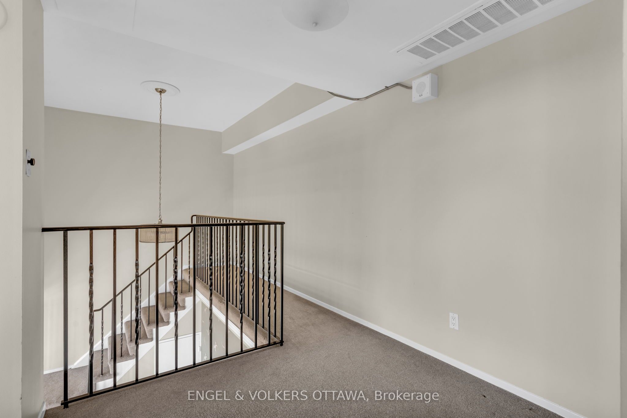 400 Stewart Street 2404 Property Photo 13