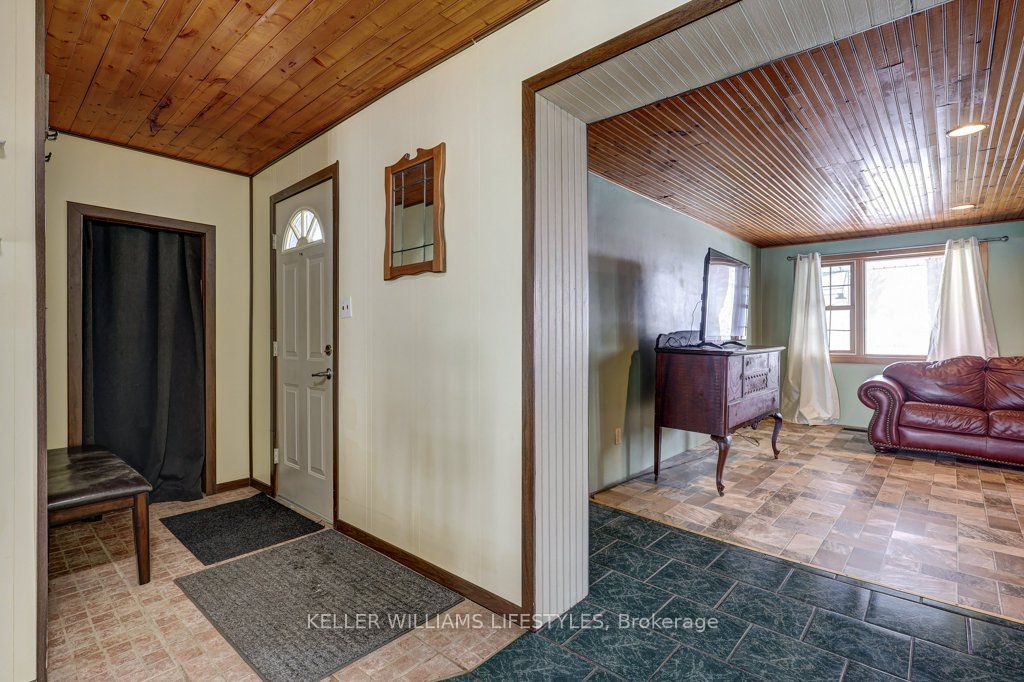 22709 Thames Road Property Photo 6