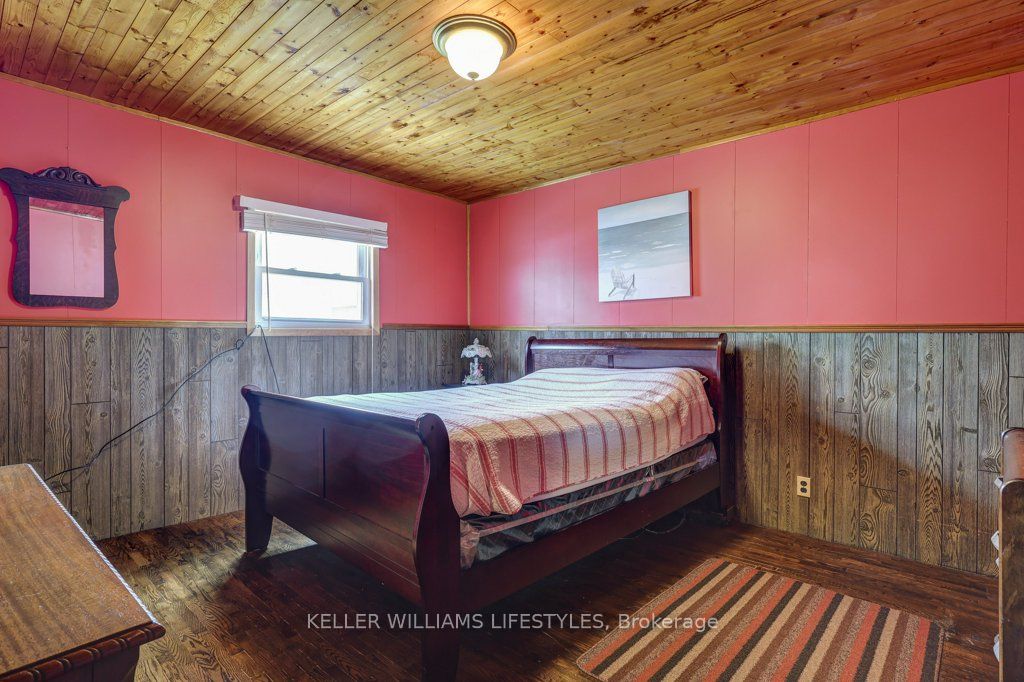22709 Thames Road Property Photo 12