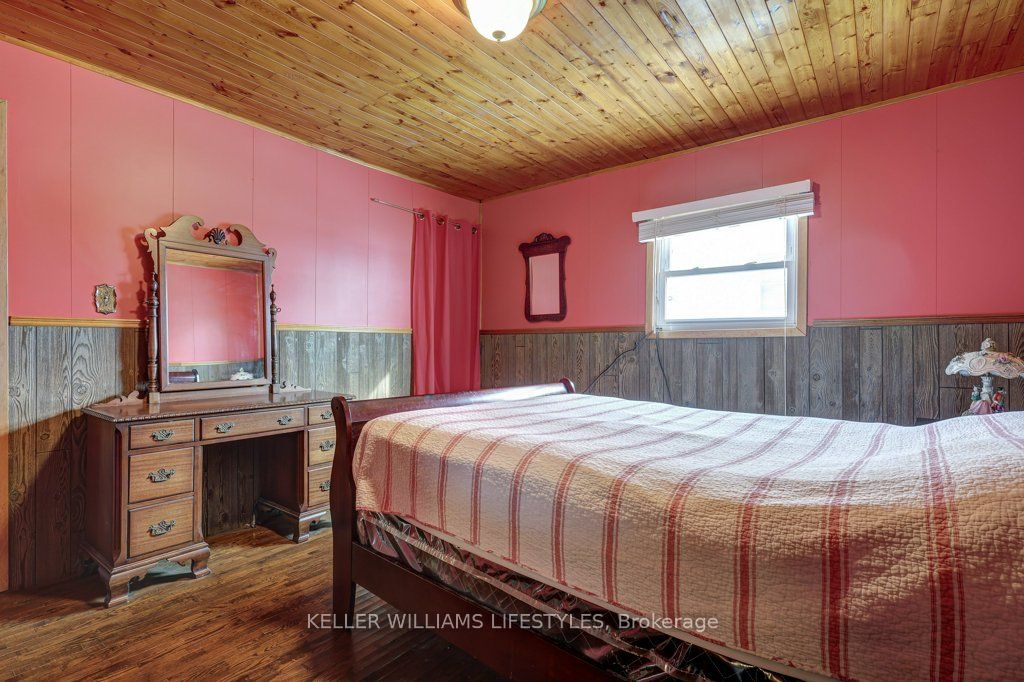 22709 Thames Road Property Photo 13