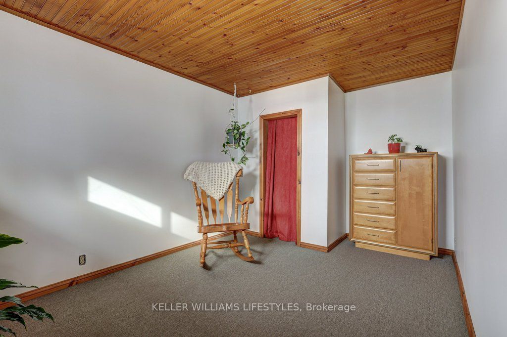 22709 Thames Road Property Photo 18