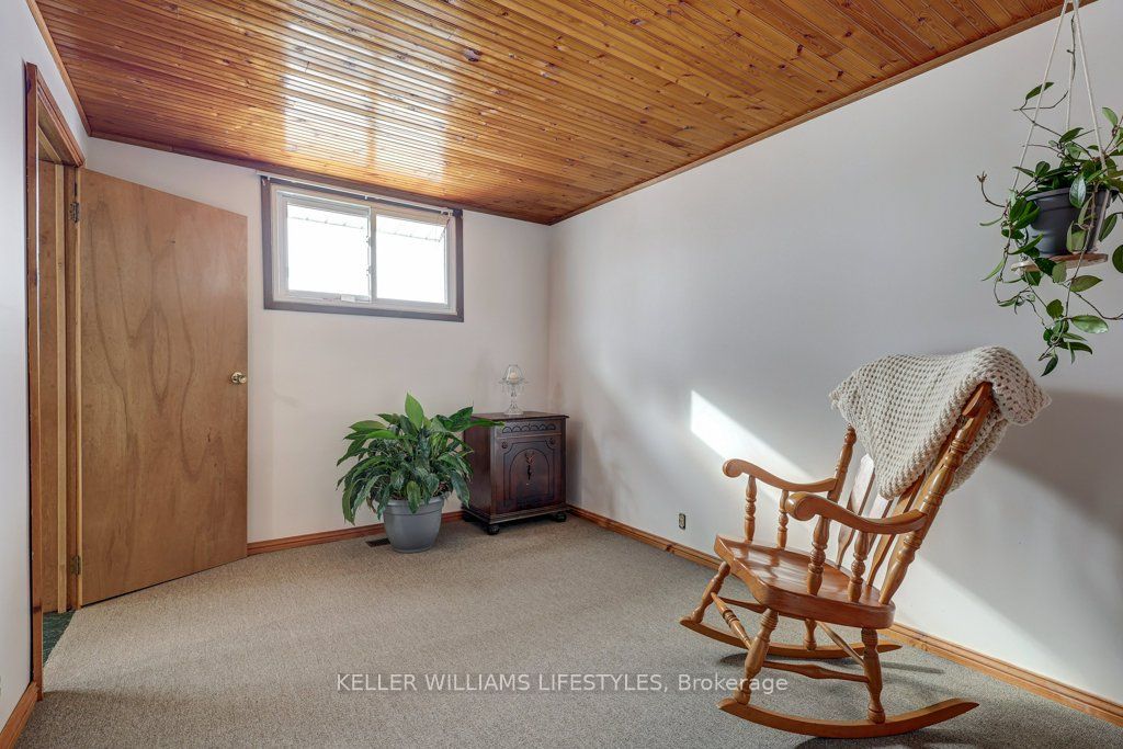 22709 Thames Road Property Photo 19