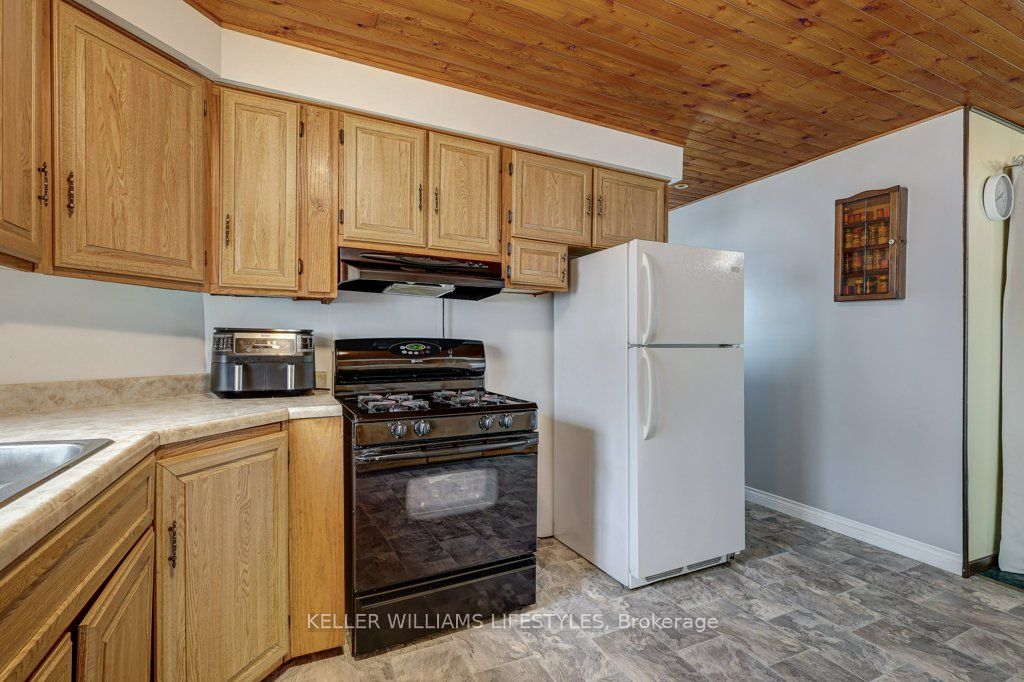 22709 Thames Road Property Photo 23