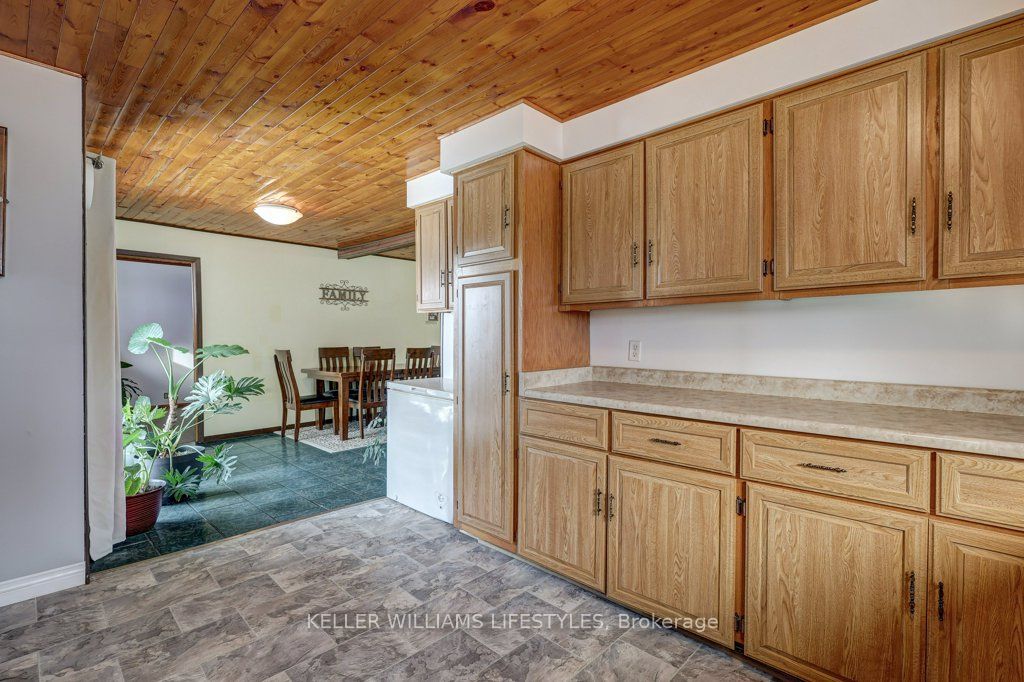 22709 Thames Road Property Photo 24