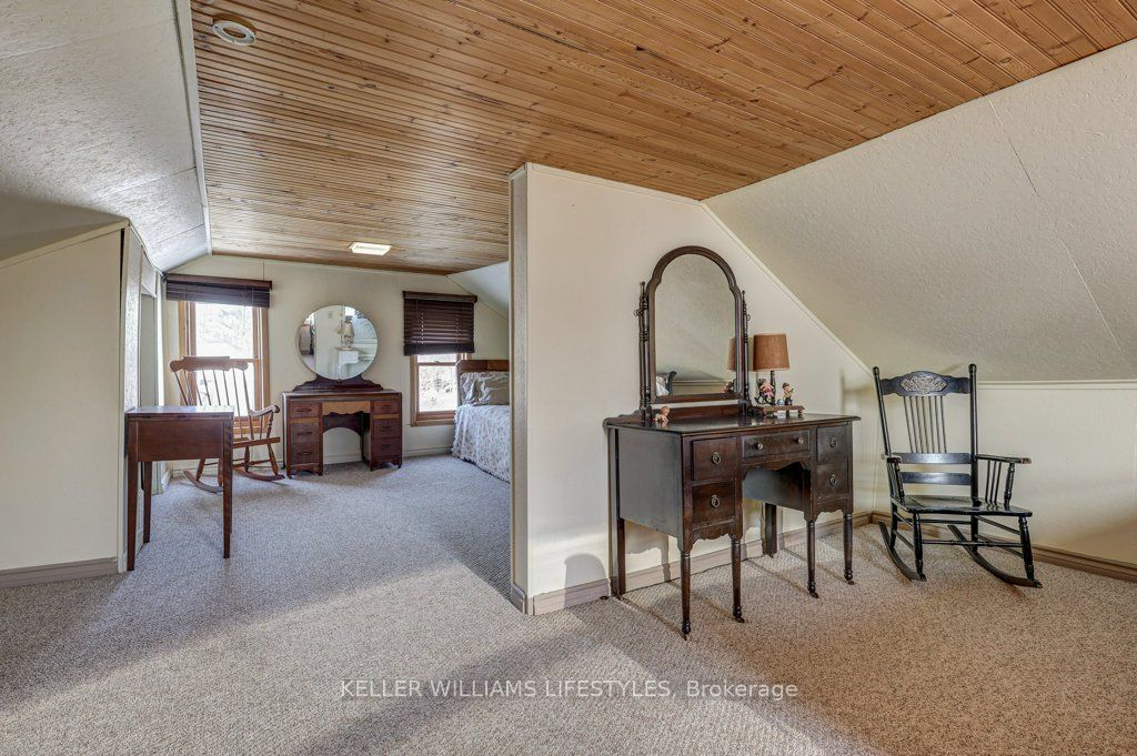 22709 Thames Road Property Photo 32