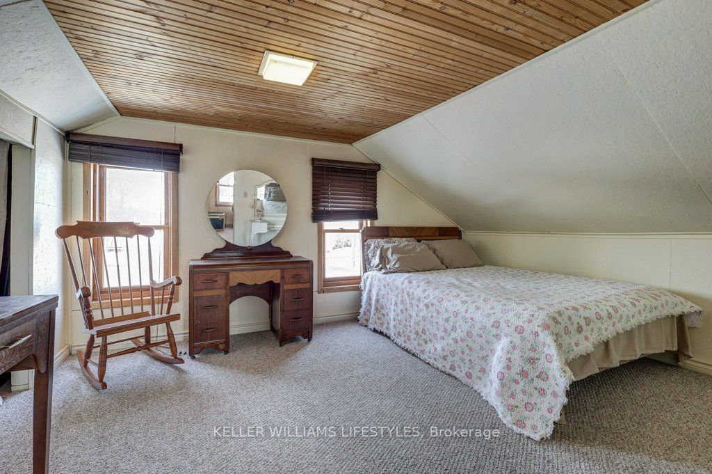 22709 Thames Road Property Photo 33