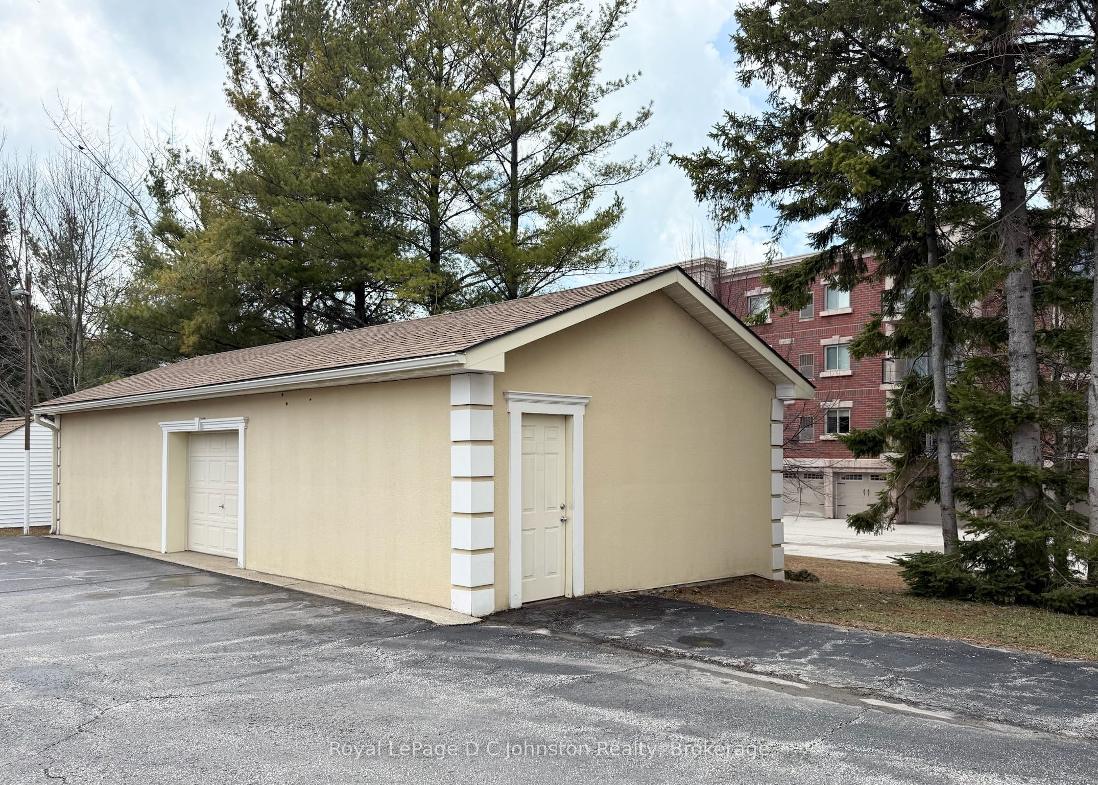229-103 Adelaide Street E Property Photo 16