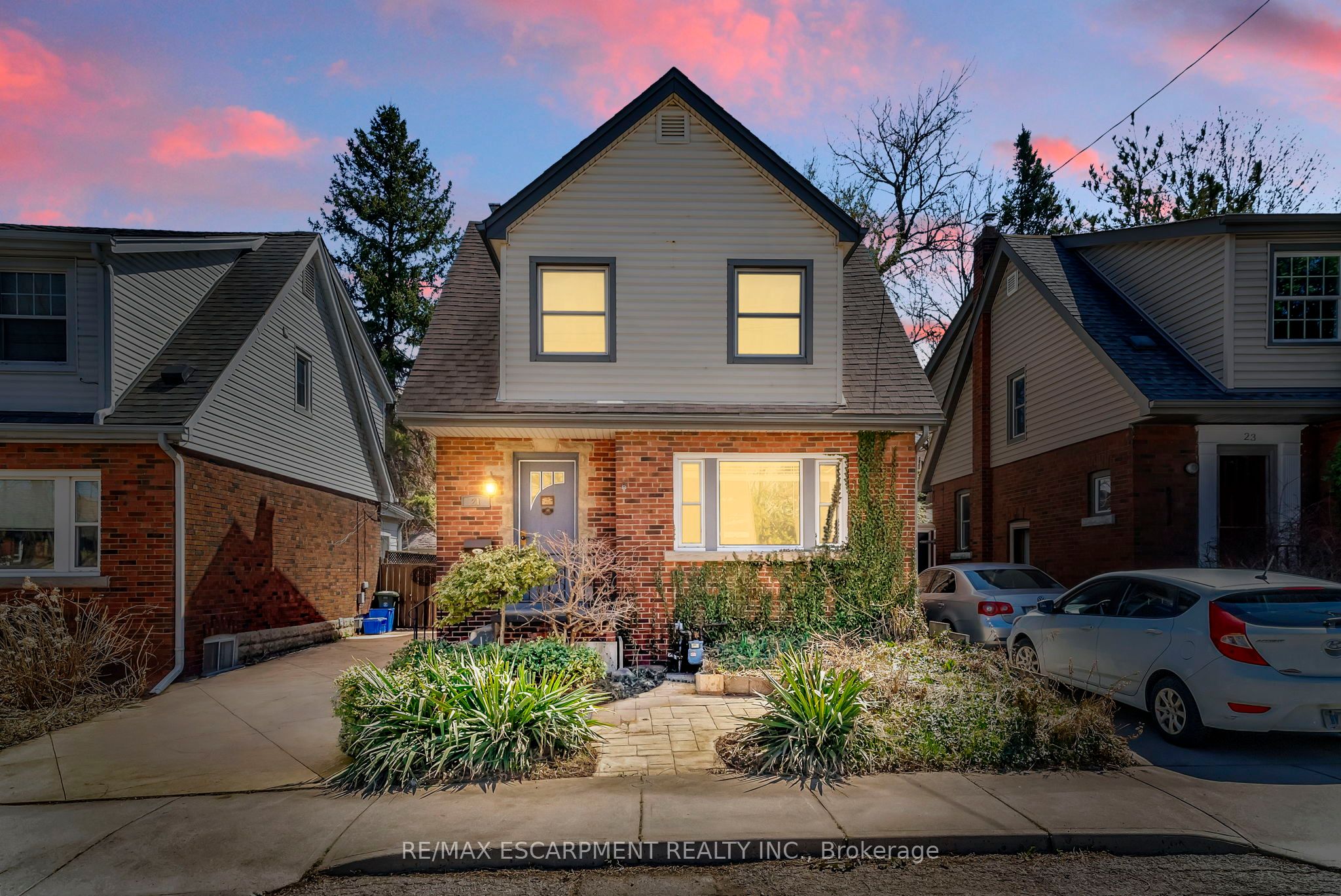 21 Gilmour Pl Property Photo 1