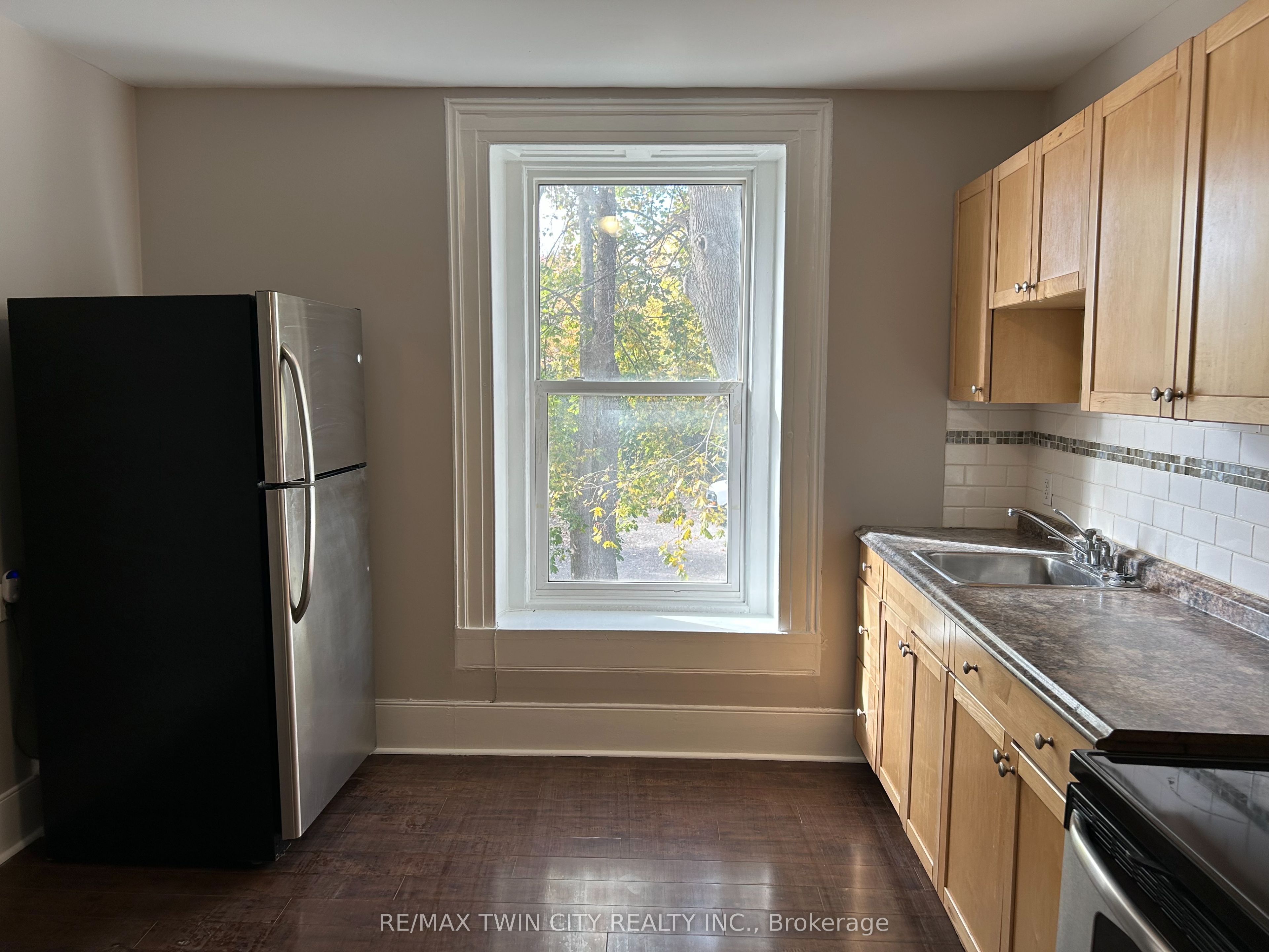 840-846 King Street Property Photo 32