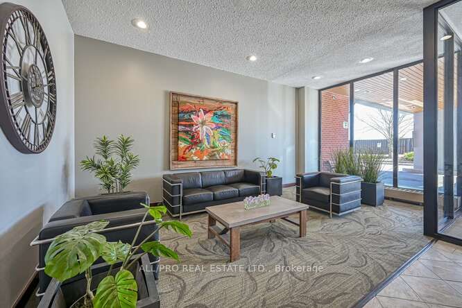 2951 Riverside Drive E Unit 1215 Property Photo 3