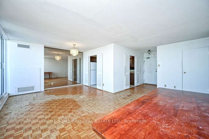 2951 Riverside Drive E Unit 1215 Property Photo 4