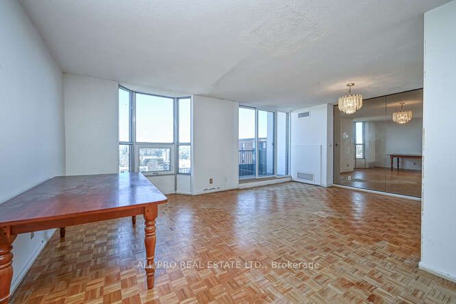 2951 Riverside Drive E Unit 1215 Property Photo 5