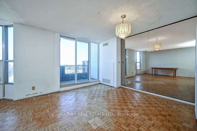 2951 Riverside Drive E Unit 1215 Property Photo 6