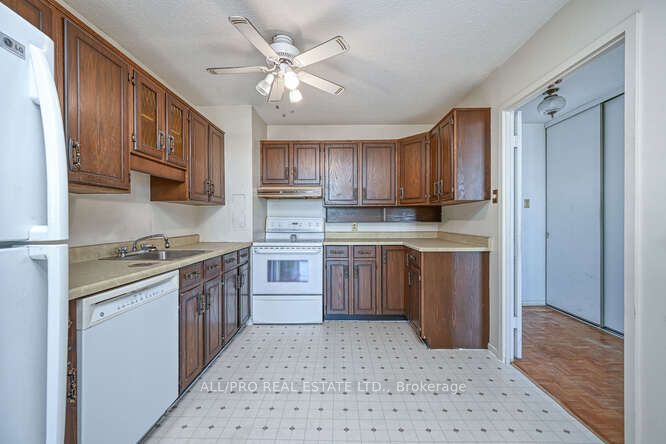 2951 Riverside Drive E Unit 1215 Property Photo 8