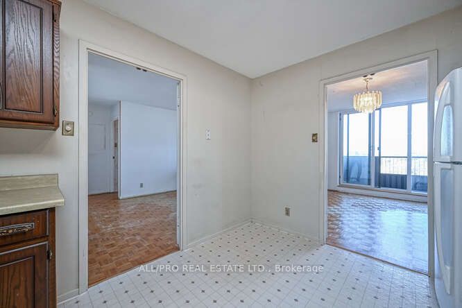 2951 Riverside Drive E Unit 1215 Property Photo 9