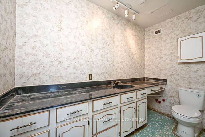 2951 Riverside Drive E Unit 1215 Property Photo 12