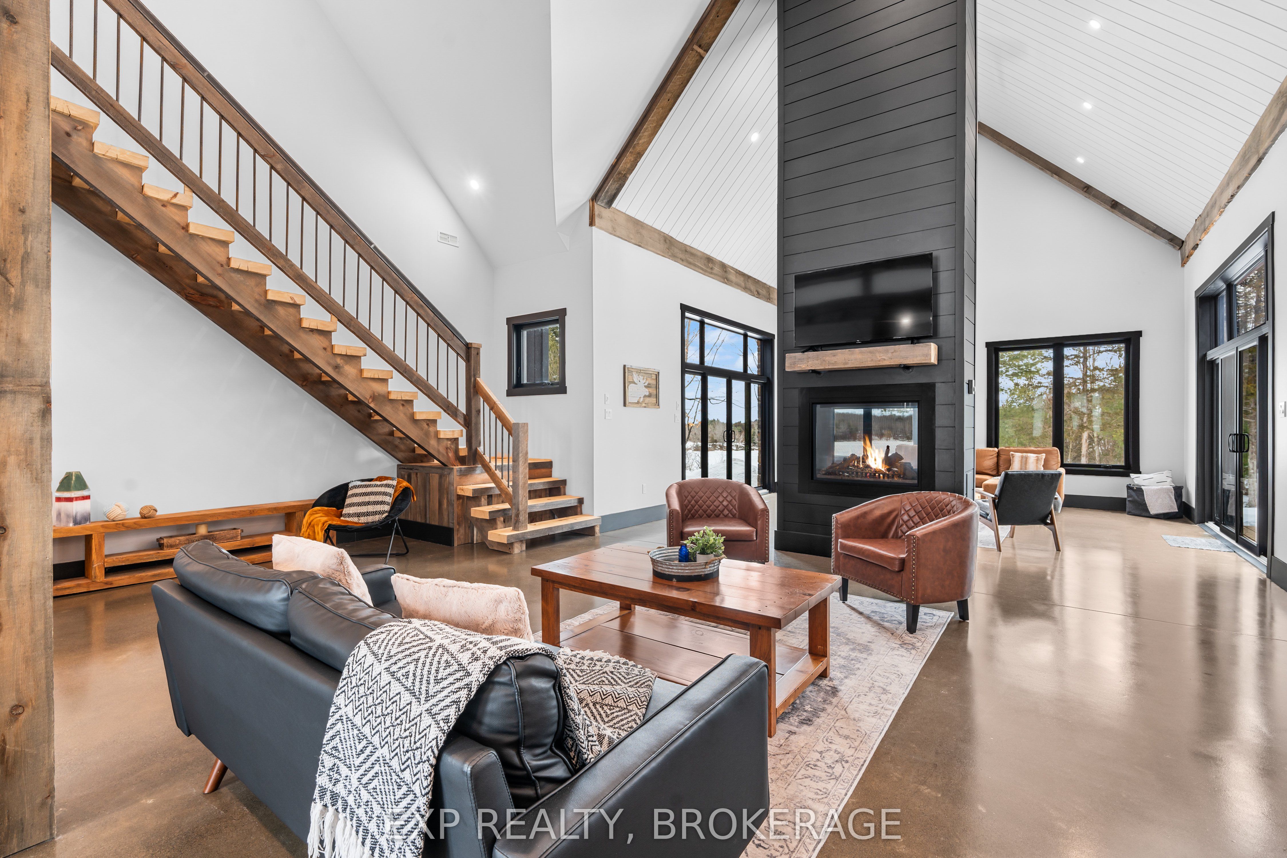 55 Hanlon Bay Rd Property Photo 5