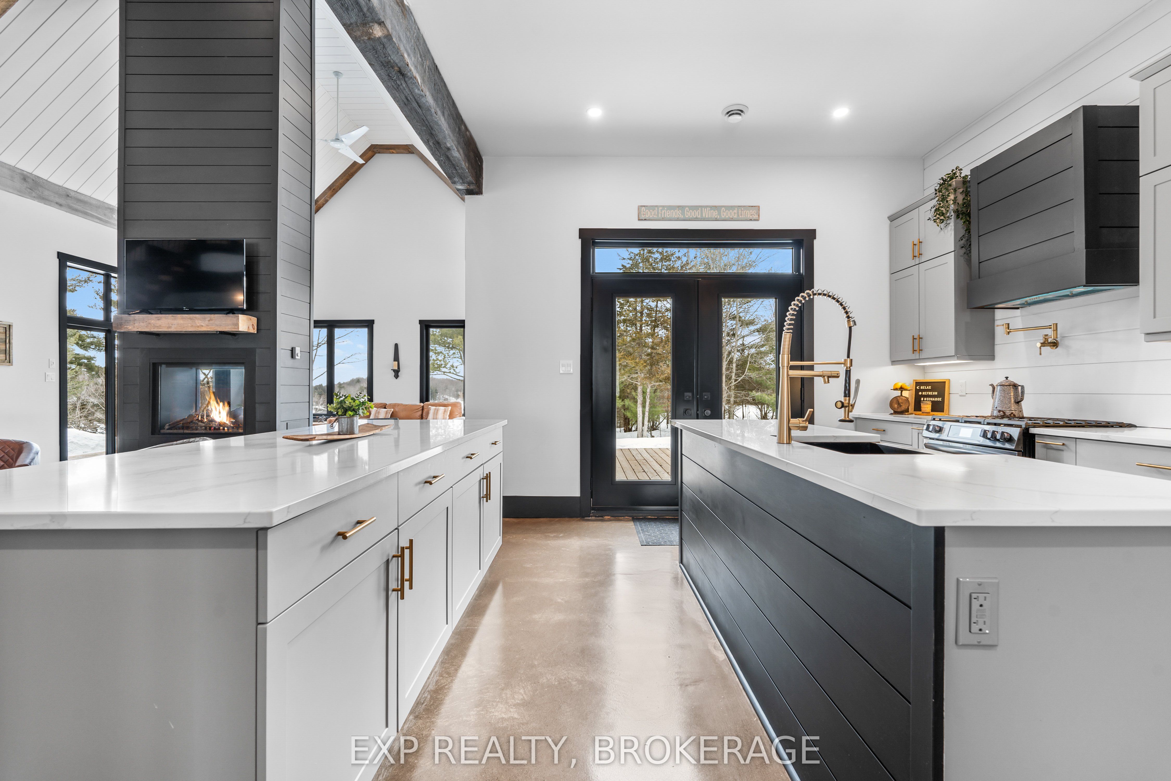 55 Hanlon Bay Rd Property Photo 12