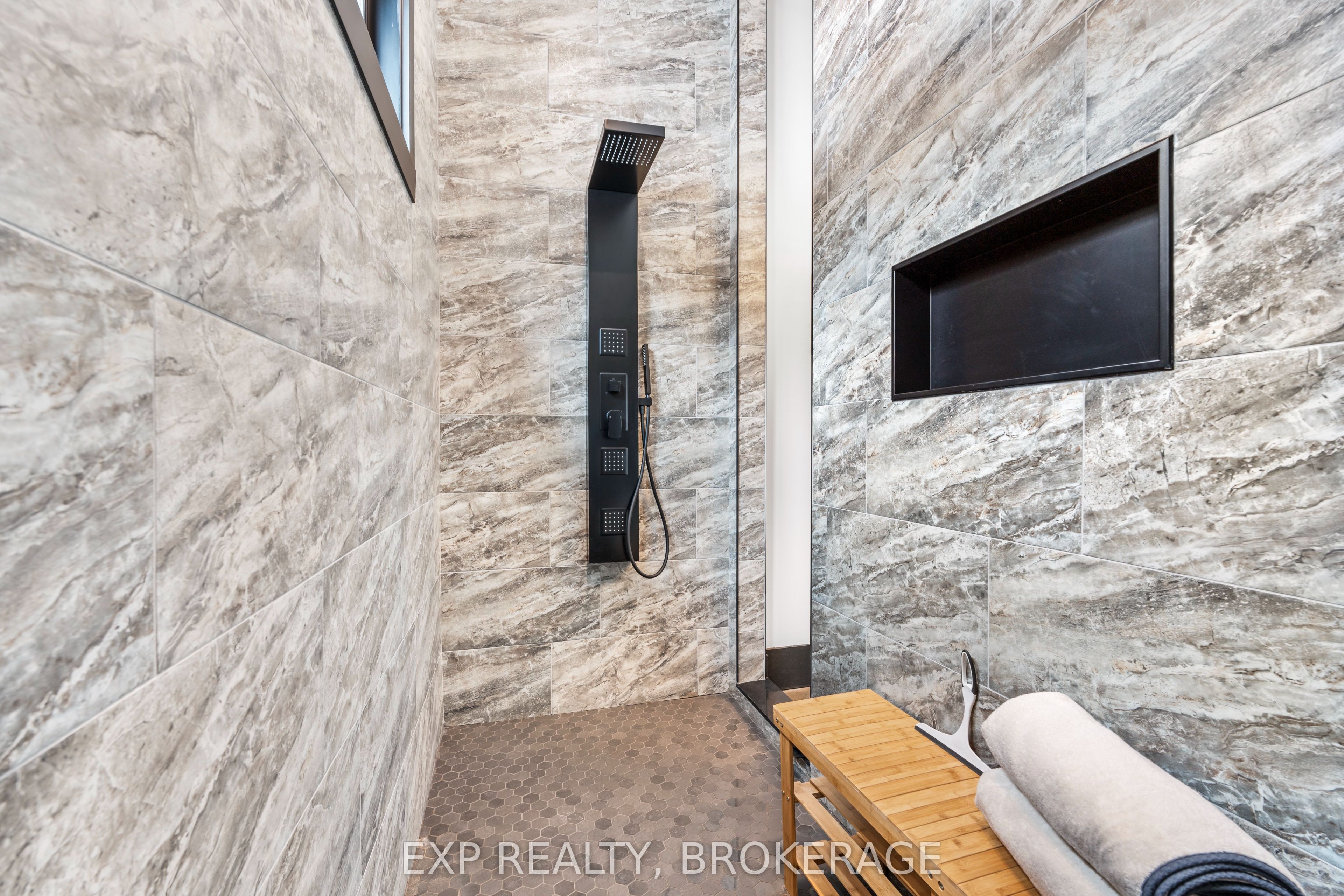 55 Hanlon Bay Rd Property Photo 27