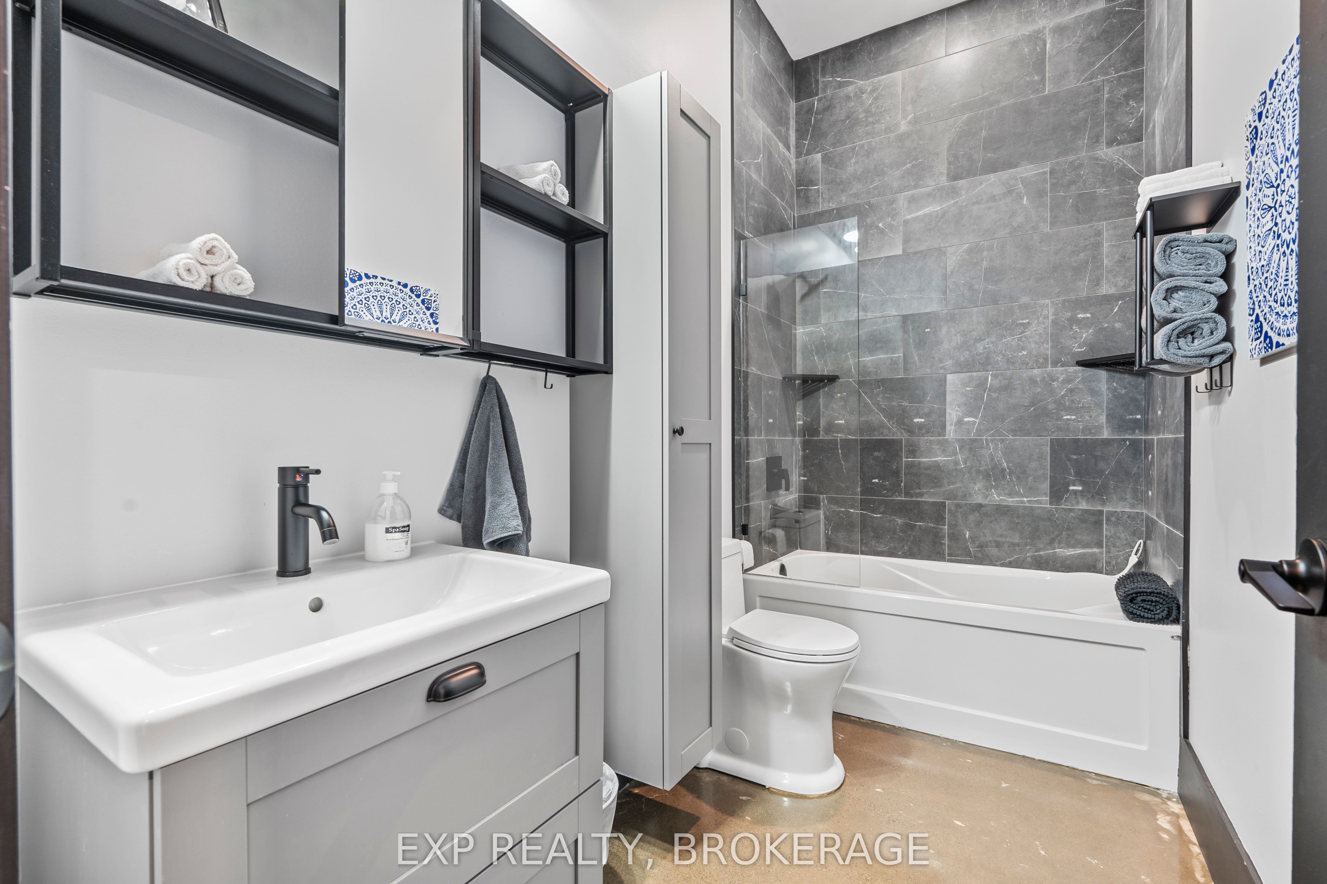 55 Hanlon Bay Rd Property Photo 29