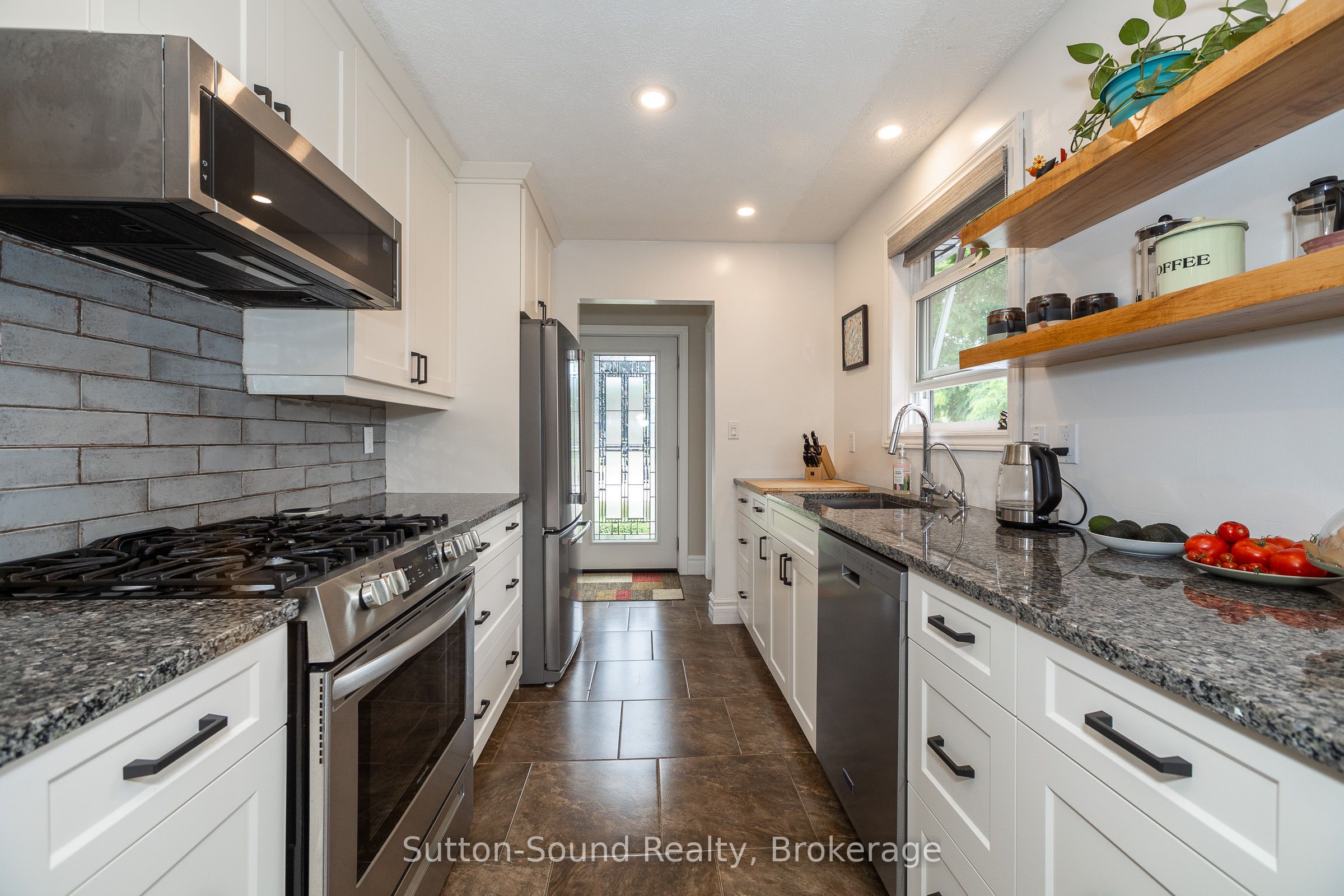 1160 12th Street E Property Photo 8