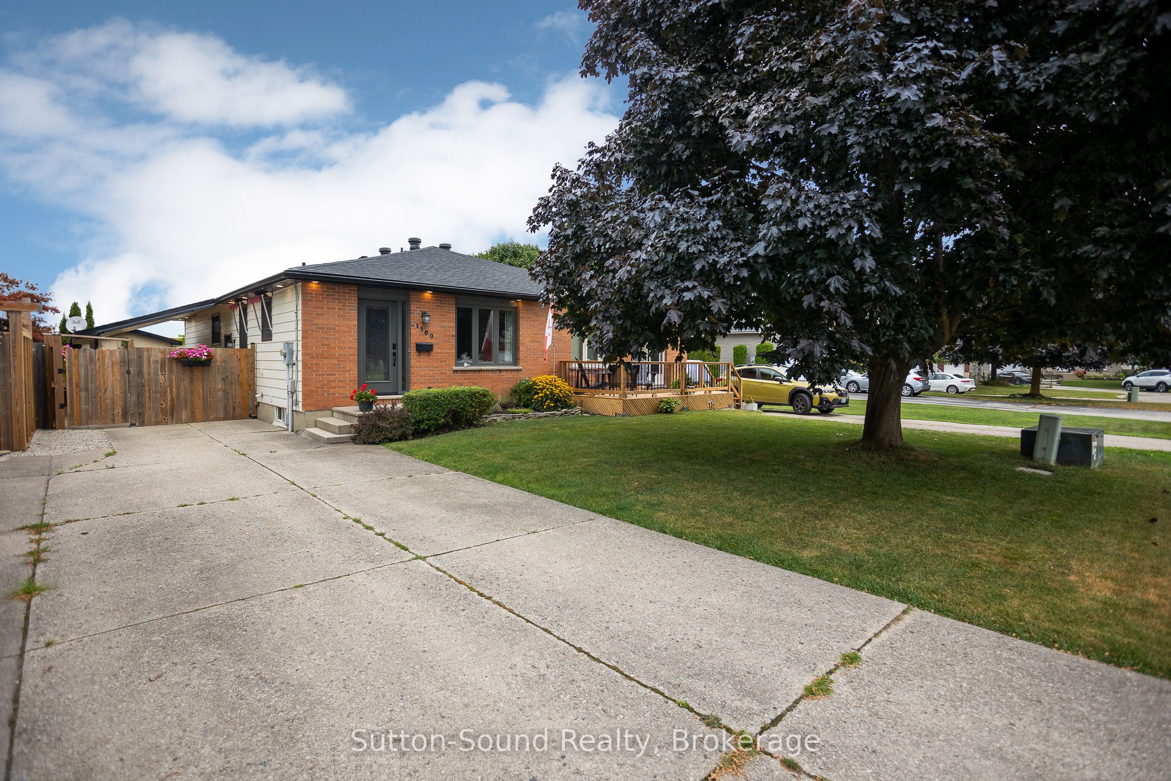 1160 12th Street E Property Photo 2