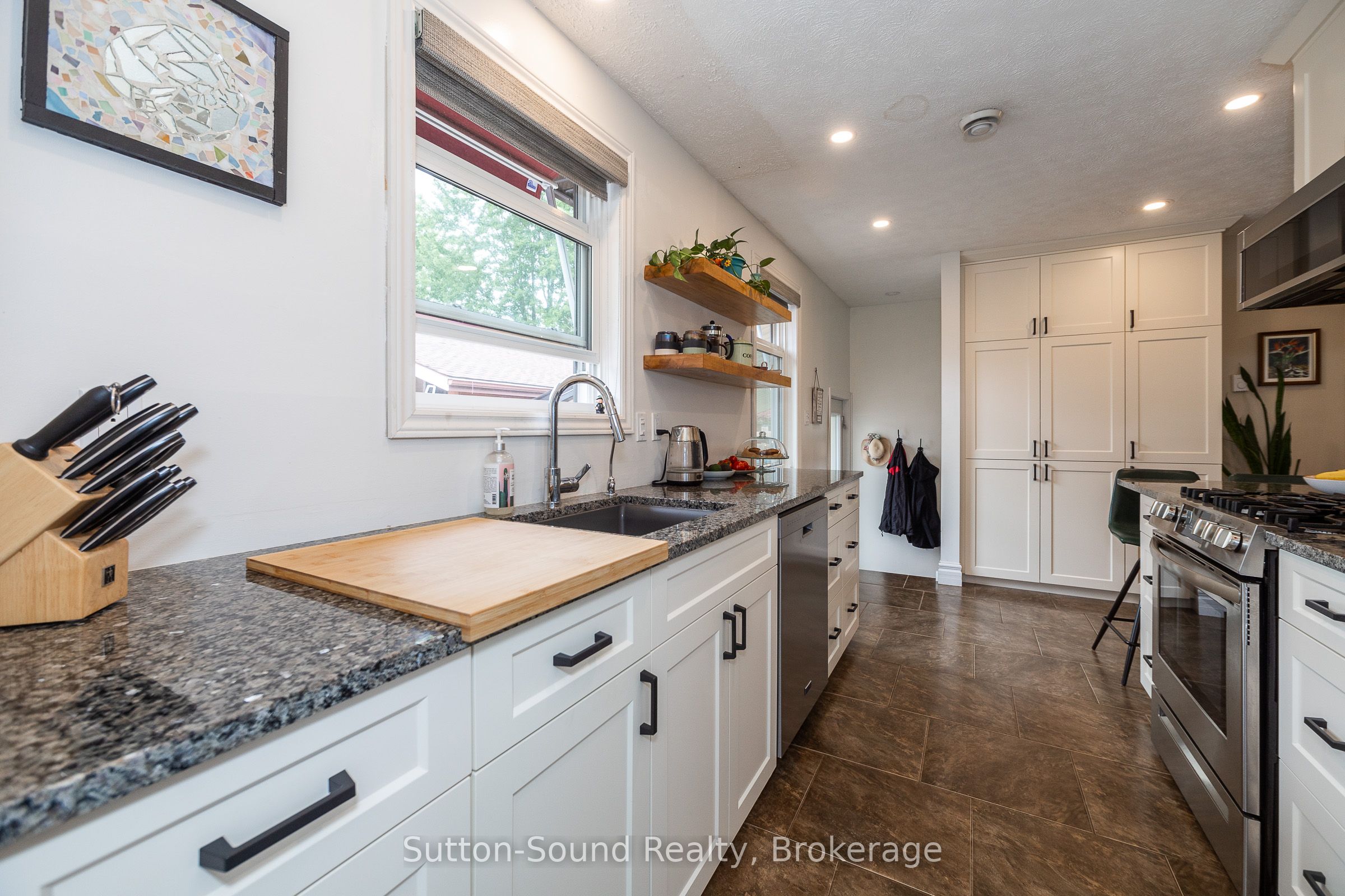 1160 12th Street E Property Photo 7