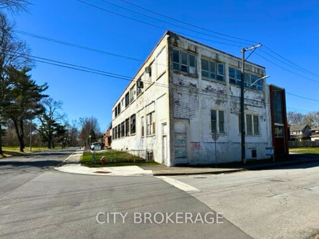 5059 Palmer Avenue Property Photo 1