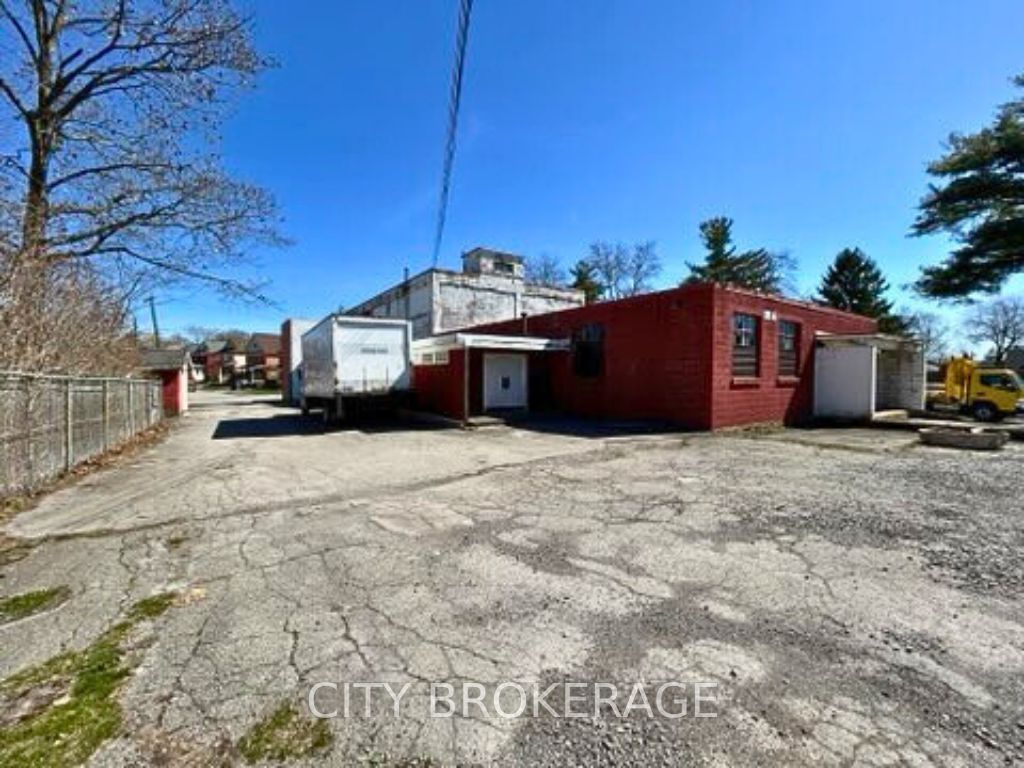 5059 Palmer Avenue Property Photo 9
