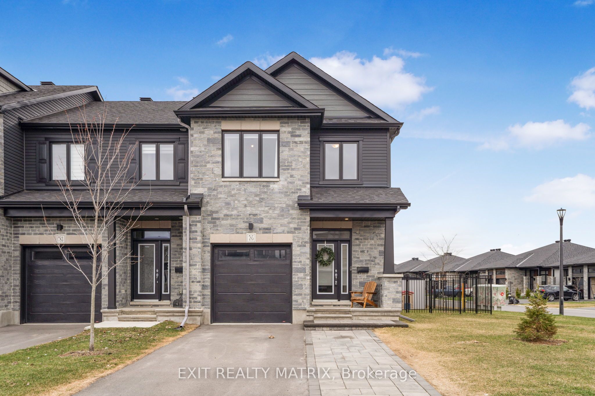 785 Namur Street Property Photo