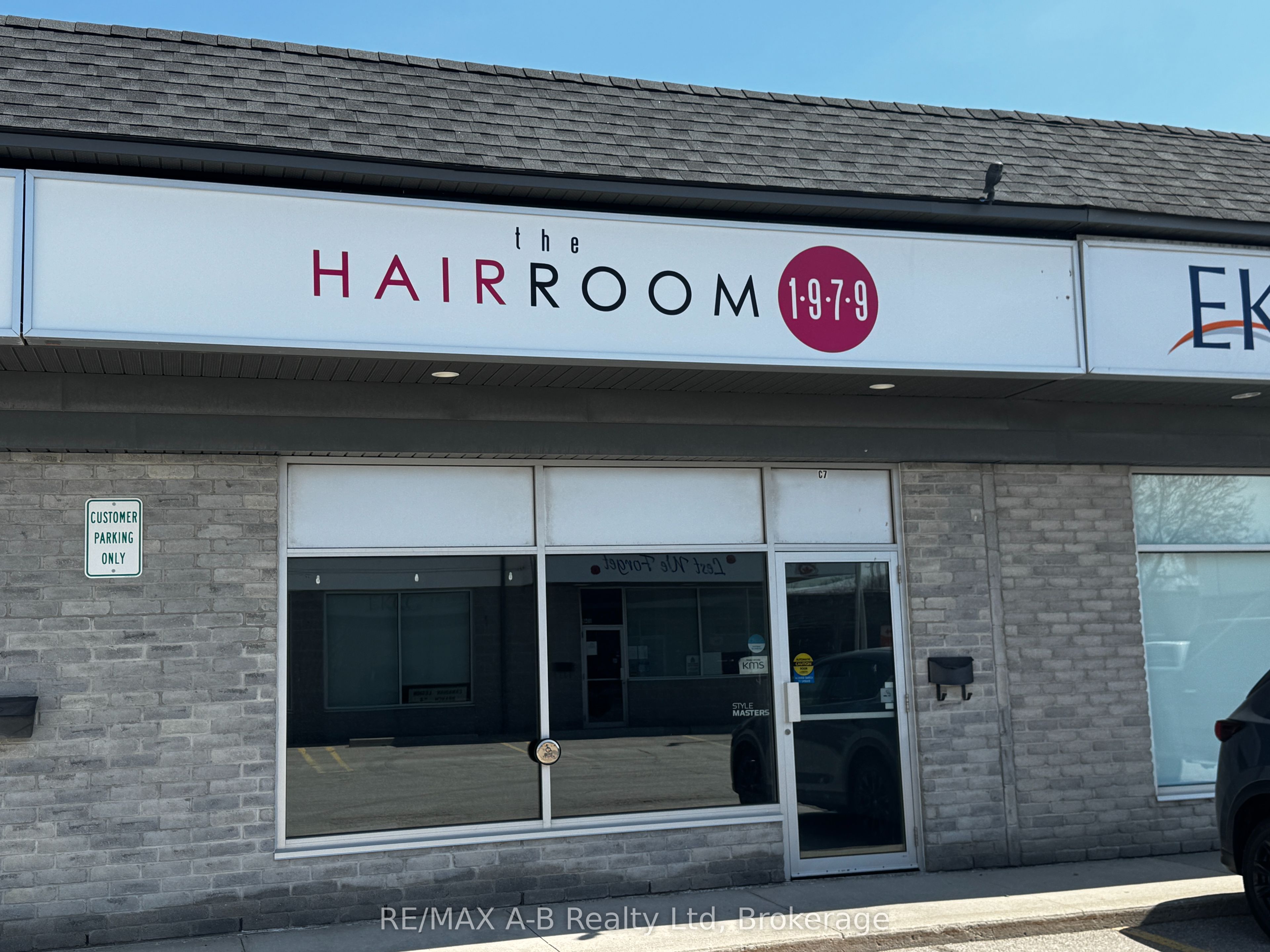 #c7 - 804 Ontario Street Property Photo 2