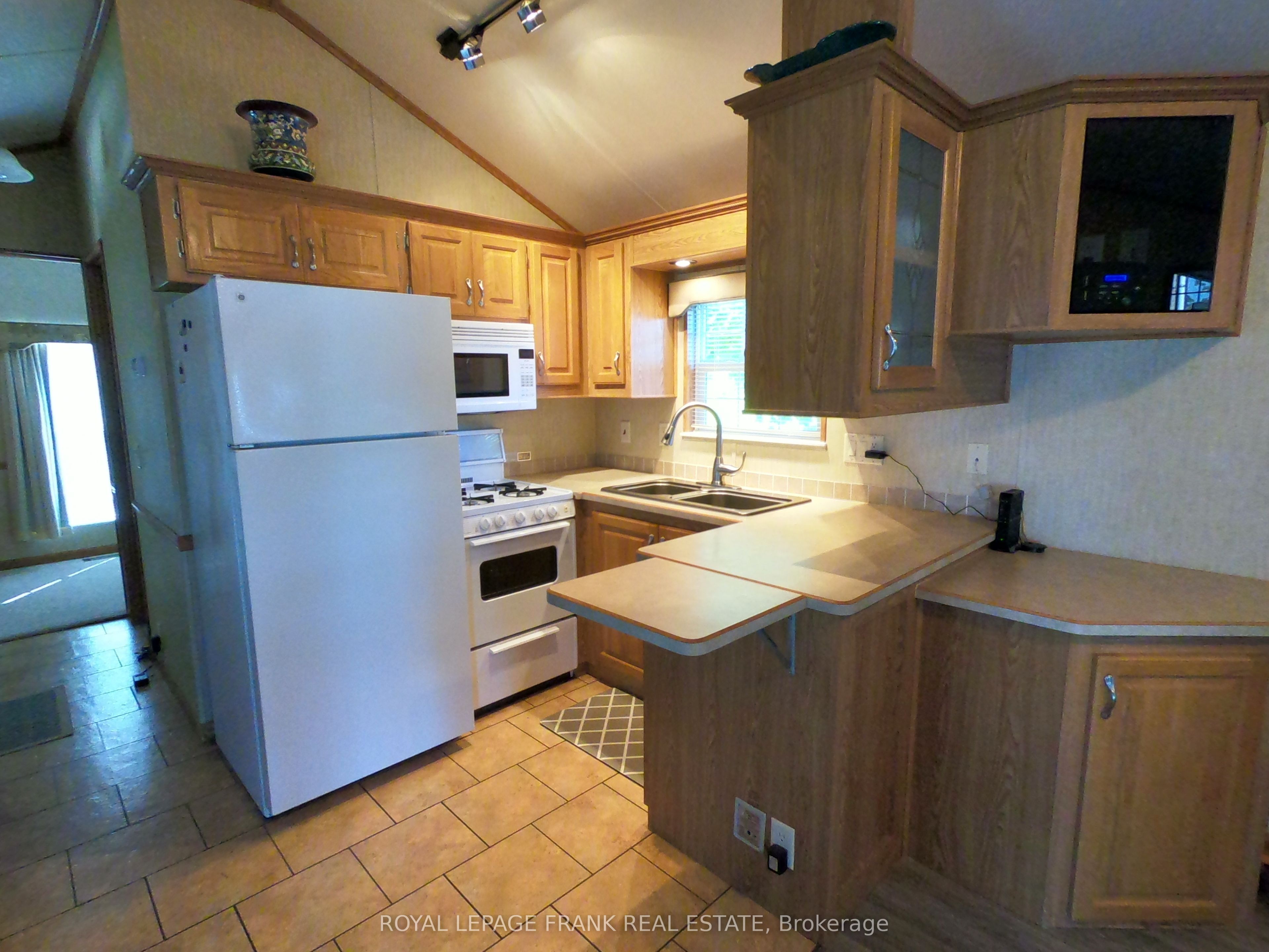 14 Pioneer Drive Property Photo 4