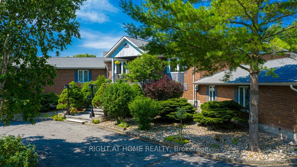 550 Queen Street E Property Photo 6