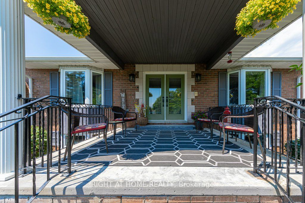 550 Queen Street E Property Photo 8