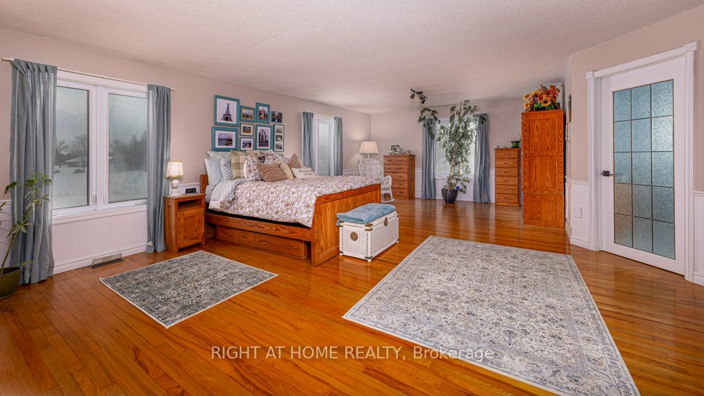 550 Queen Street E Property Photo 21