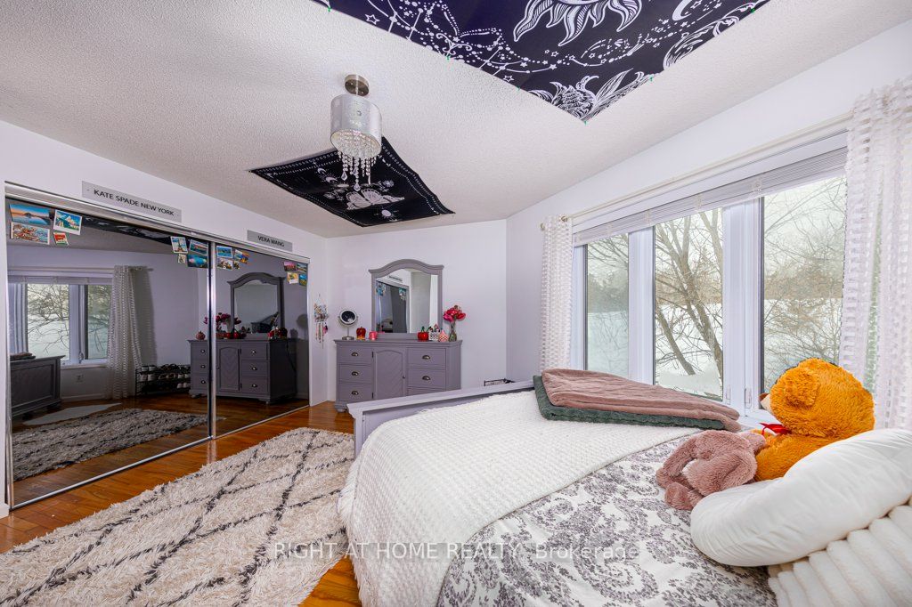 550 Queen Street E Property Photo 26