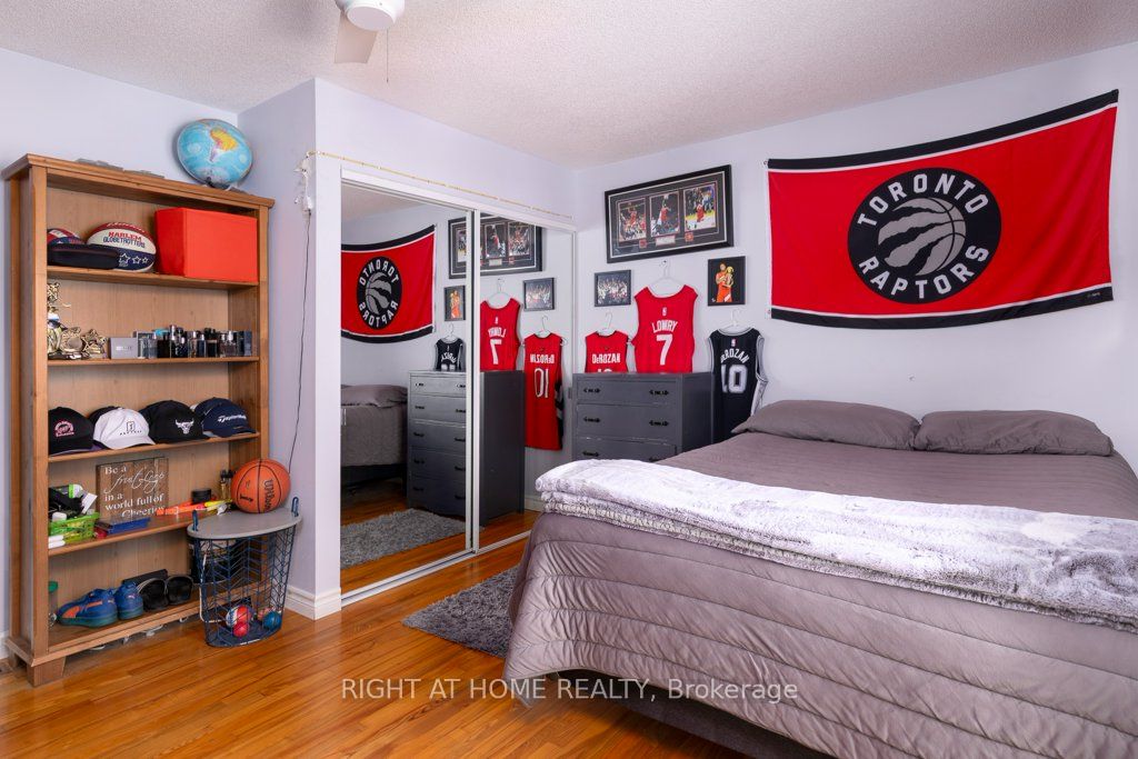 550 Queen Street E Property Photo 27