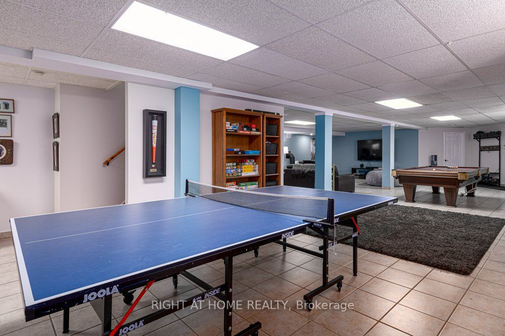 550 Queen Street E Property Photo 32