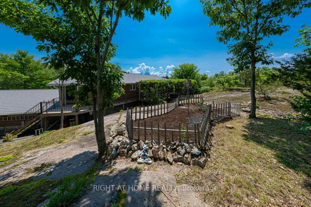 550 Queen Street E Property Photo 42