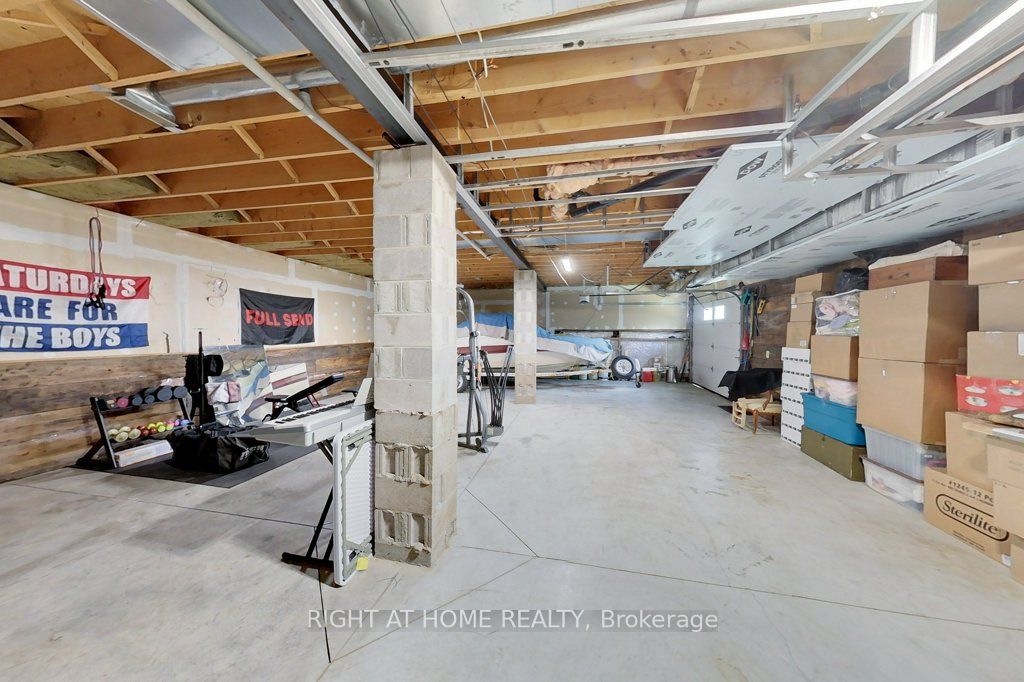 550 Queen Street E Property Photo 45