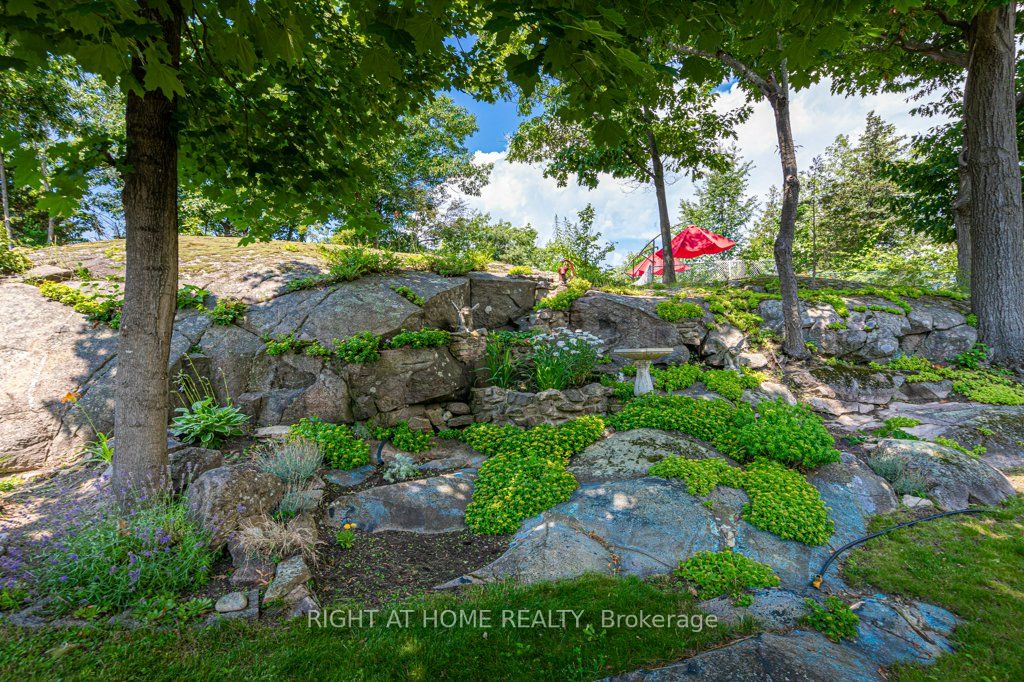 550 Queen Street E Property Photo 47