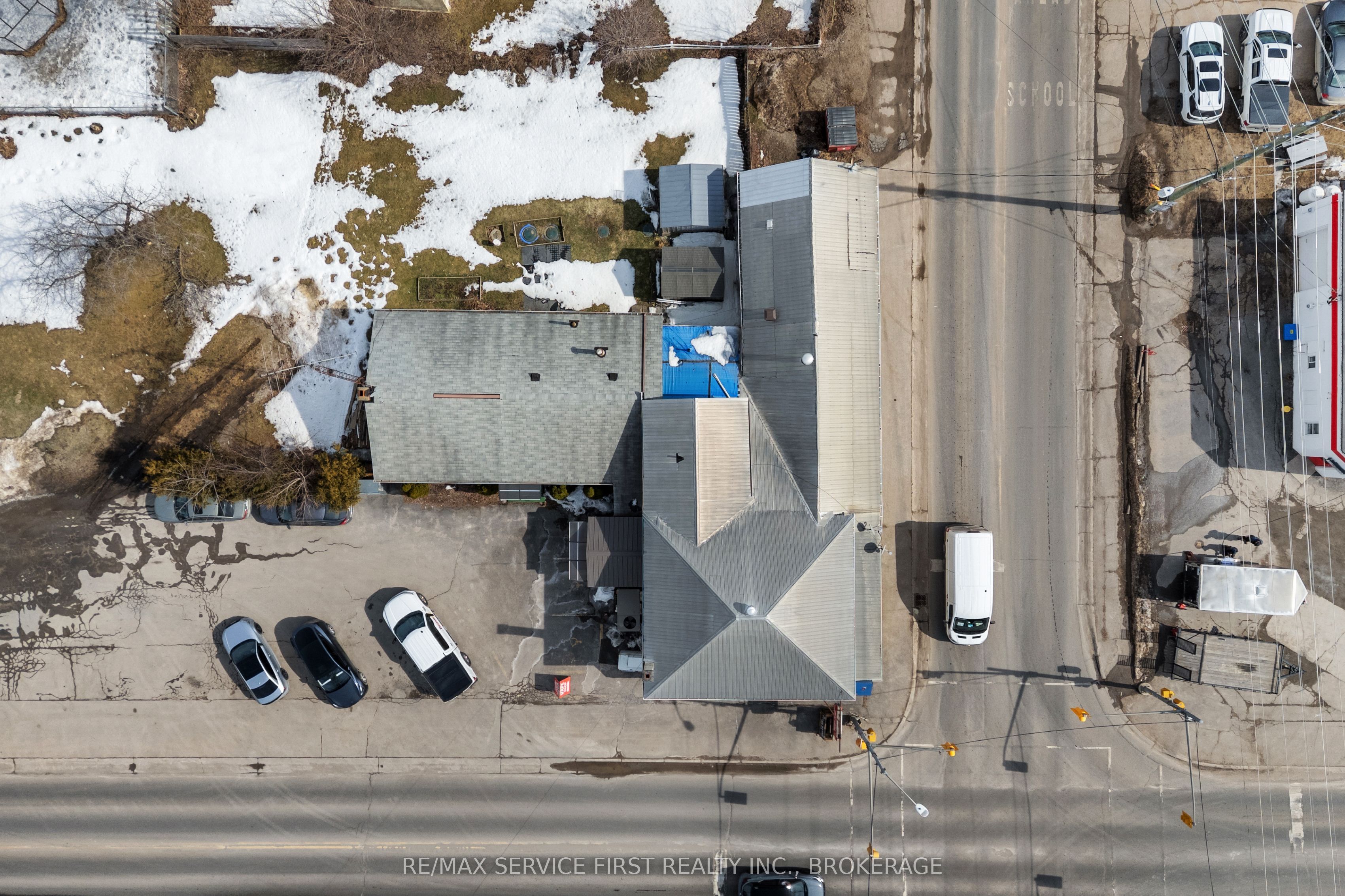 2280 Sydenham Road Property Photo 2