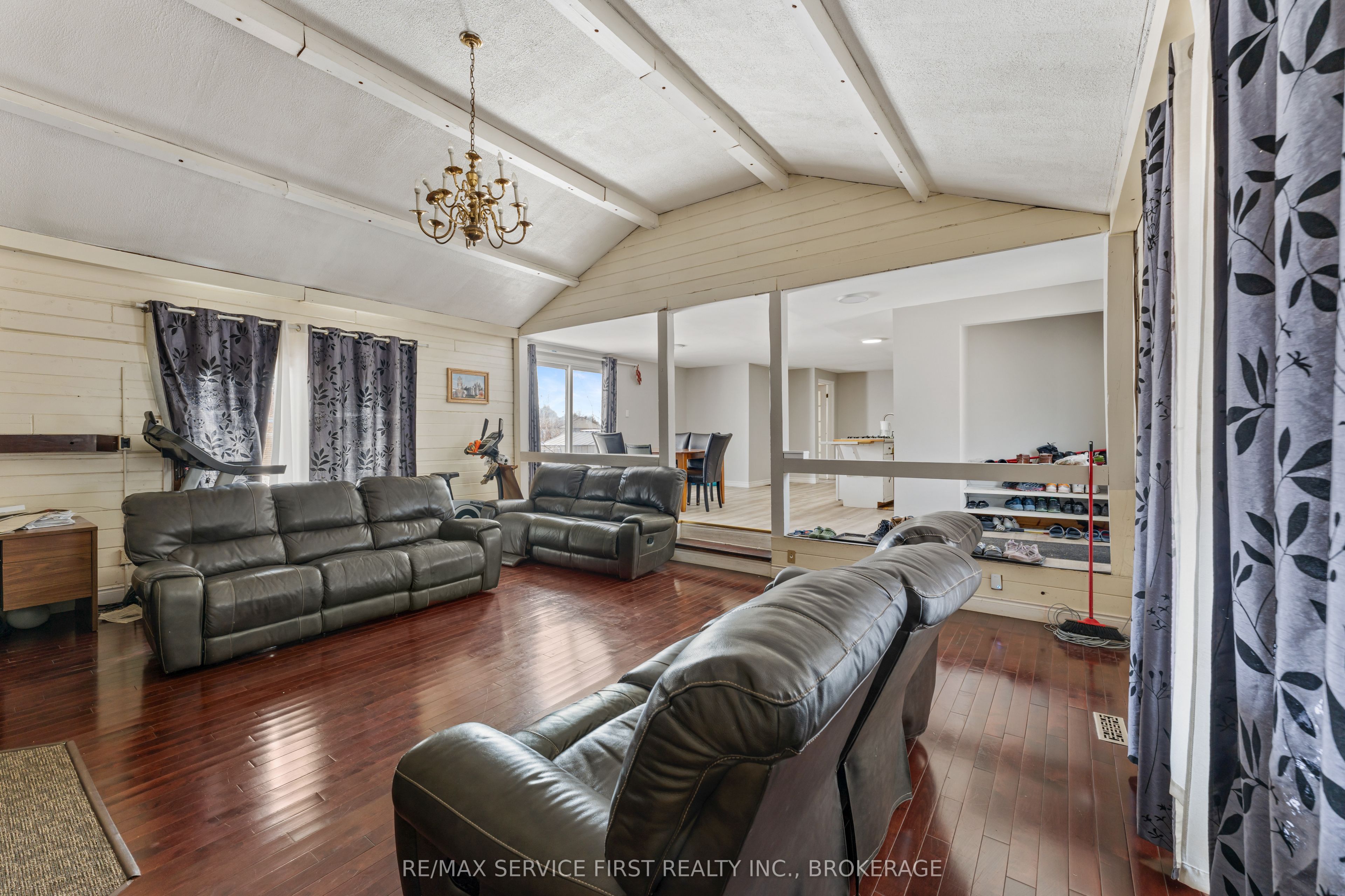2280 Sydenham Road Property Photo 8