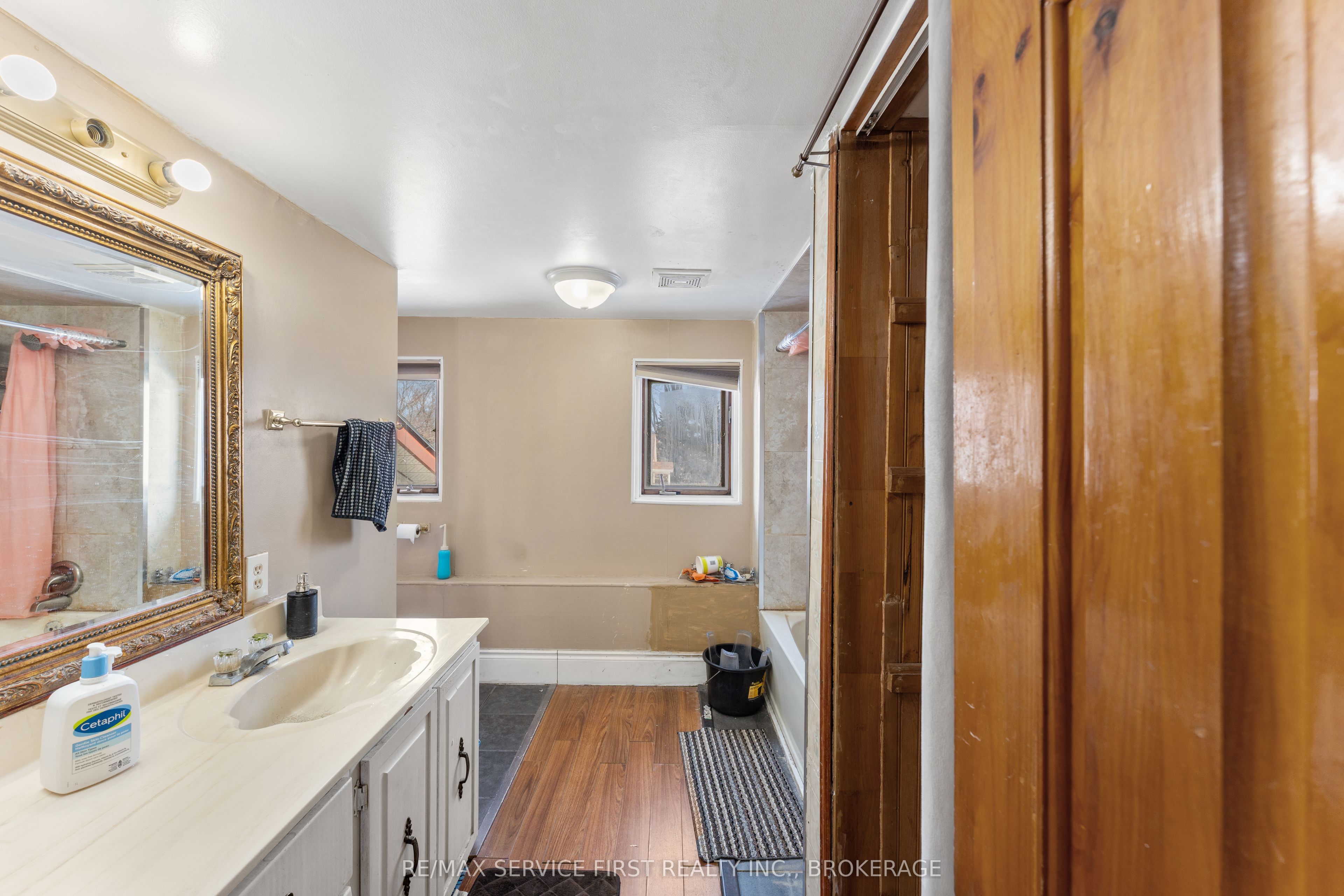 2280 Sydenham Road Property Photo 14