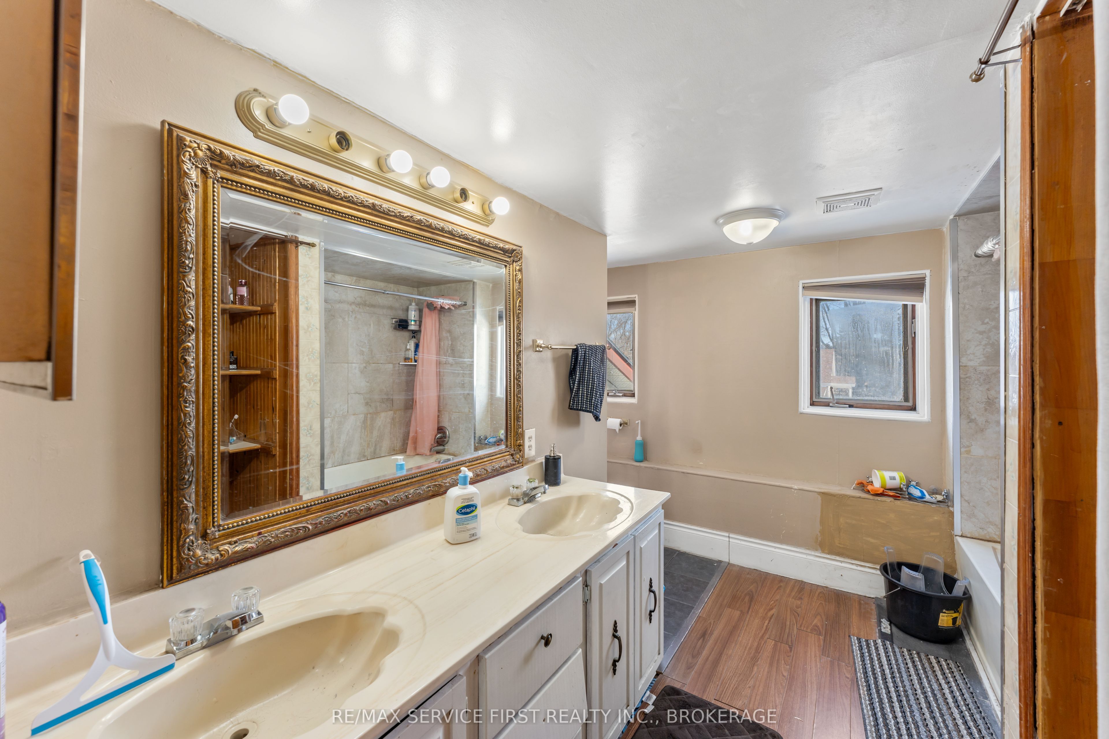 2280 Sydenham Road Property Photo 15